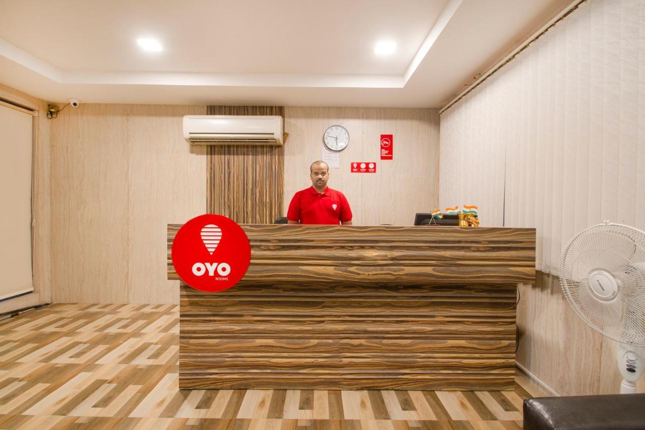 Vaccinated Staff - Oyo 11400 The Down Town Suites ハイデラバード エクステリア 写真
