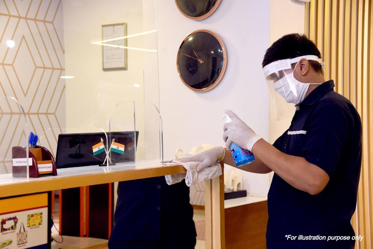 Vaccinated Staff - Oyo 11400 The Down Town Suites ハイデラバード エクステリア 写真